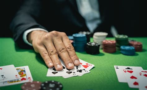 what does the term rake mean in poker